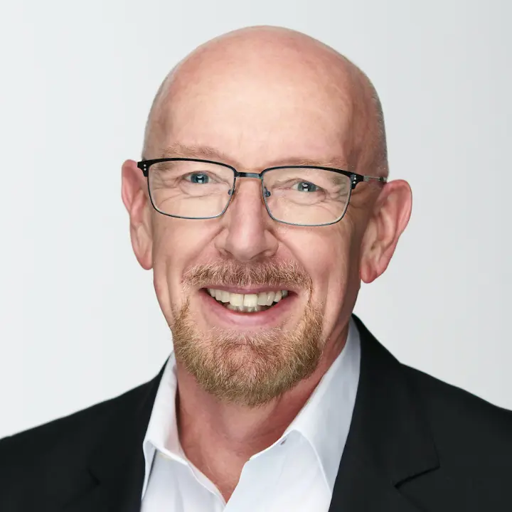 David Leach headshot